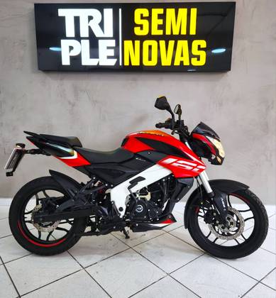 BAJAJ DOMINAR 160 